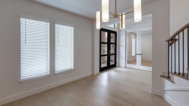 38 Enia Circle, San Antonio, TX 78257