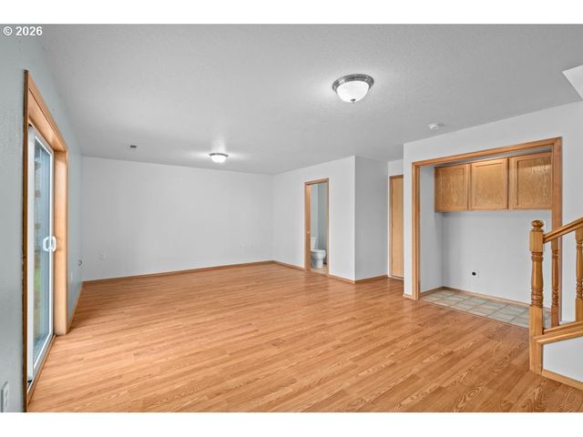 1010 E 2ND St, Yamhill, OR 97148