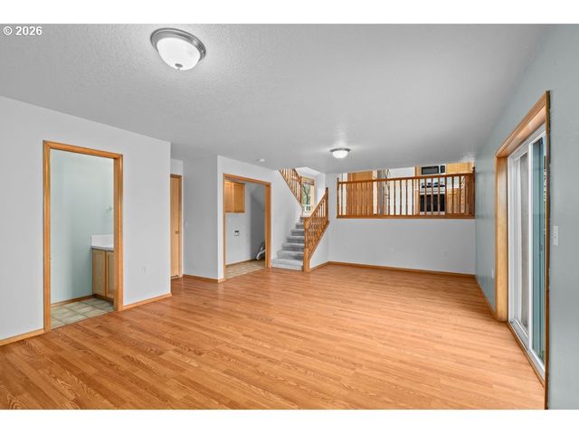 1010 E 2ND St, Yamhill, OR 97148