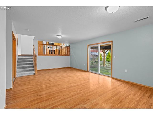 1010 E 2ND St, Yamhill, OR 97148