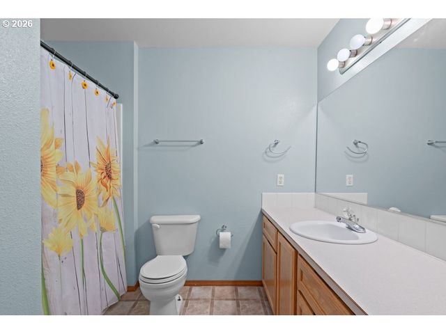 1010 E 2ND St, Yamhill, OR 97148