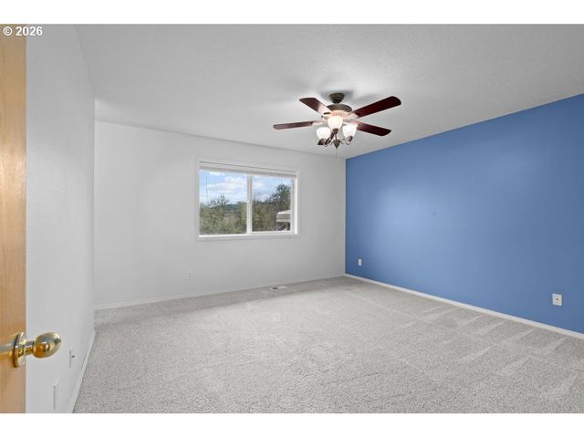 1010 E 2ND St, Yamhill, OR 97148