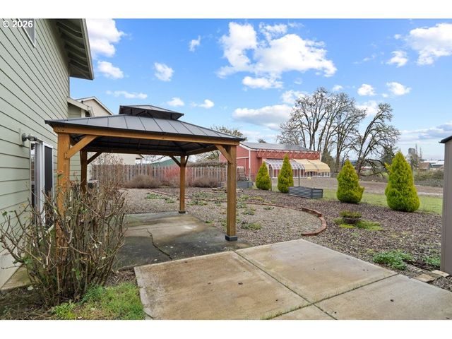 1010 E 2ND St, Yamhill, OR 97148