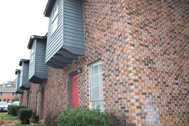 2612B McLelland St., Hattiesburg, MS 39401