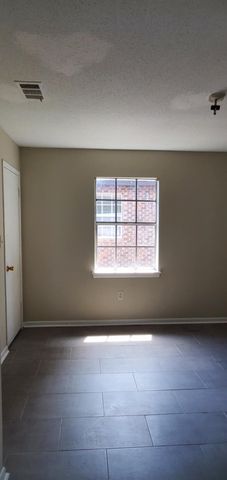 2612B McLelland St., Hattiesburg, MS 39401