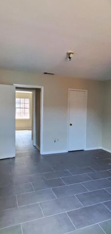 2612B McLelland St., Hattiesburg, MS 39401