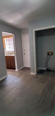 2612B McLelland St., Hattiesburg, MS 39401