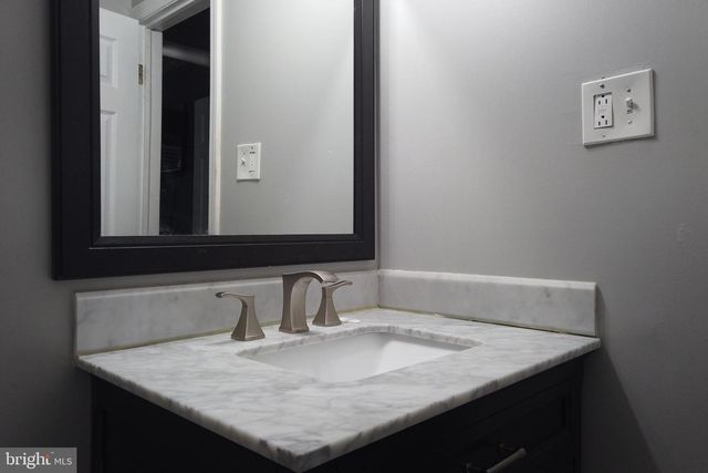 4136 E CAPITOL ST NE, Washington, DC 20019
