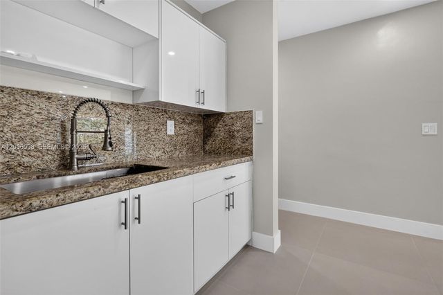 2216 SW 62nd Ave, Miami, FL 33155