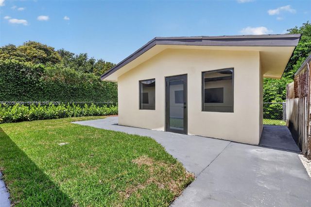 2216 SW 62nd Ave, Miami, FL 33155
