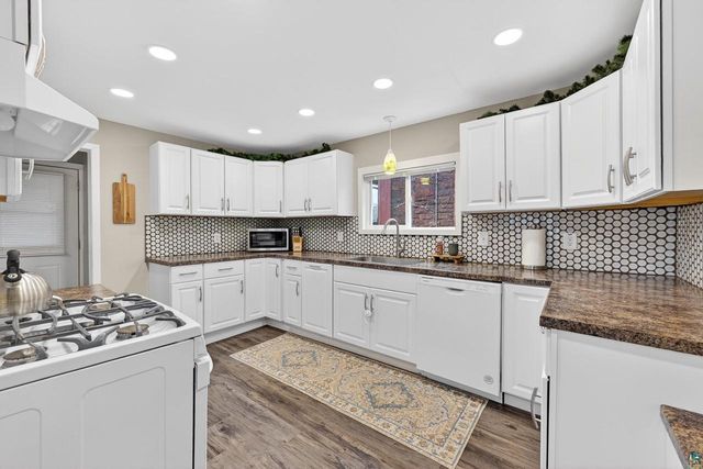 1821 4th St, Superior, WI 54880
