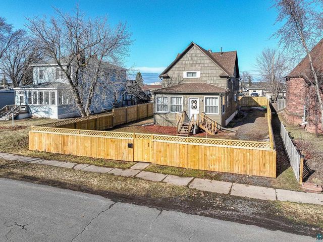 1821 4th St, Superior, WI 54880