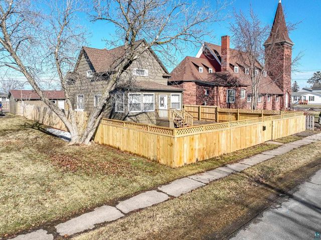 1821 4th St, Superior, WI 54880