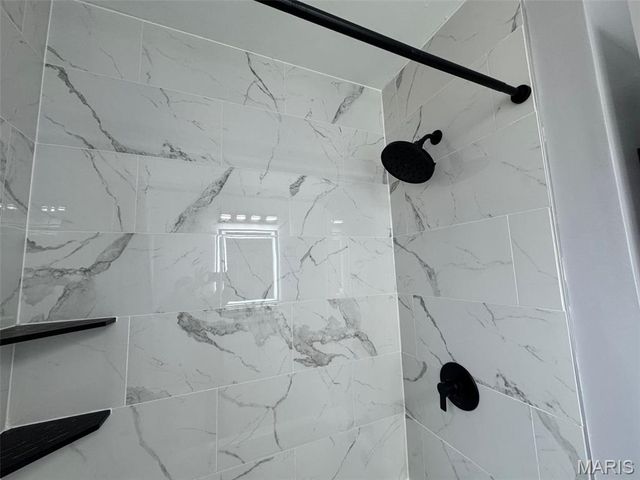 725 Hazelvalley Drive, Hazelwood, MO 63042