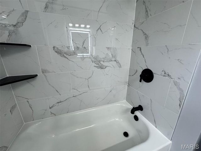 725 Hazelvalley Drive, Hazelwood, MO 63042