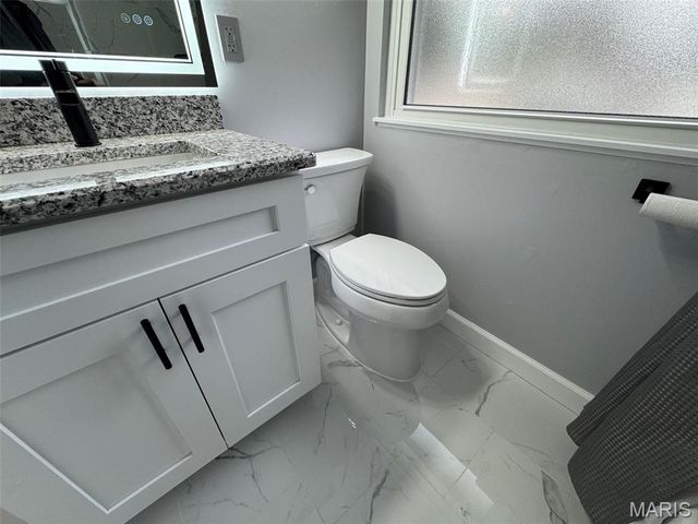 725 Hazelvalley Drive, Hazelwood, MO 63042