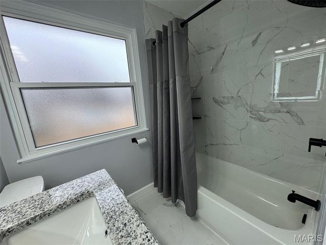 725 Hazelvalley Drive, Hazelwood, MO 63042