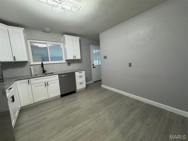 725 Hazelvalley Drive, Hazelwood, MO 63042