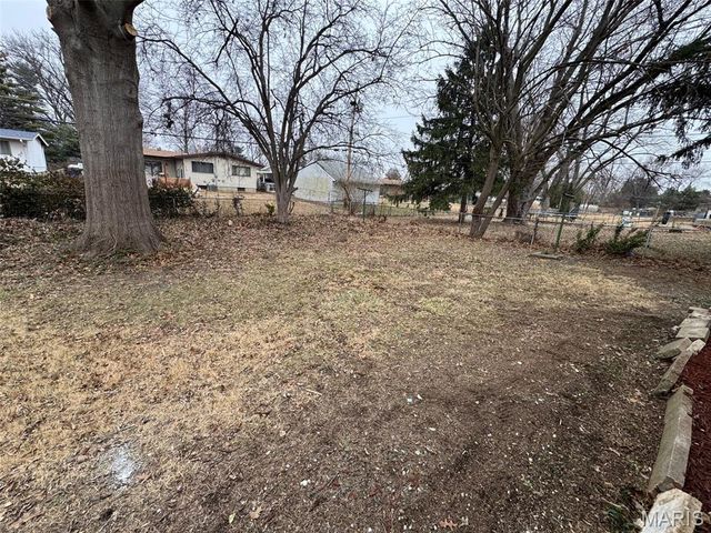 725 Hazelvalley Drive, Hazelwood, MO 63042