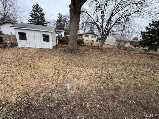 725 Hazelvalley Drive, Hazelwood, MO 63042