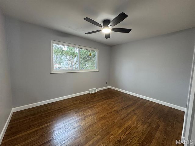 725 Hazelvalley Drive, Hazelwood, MO 63042