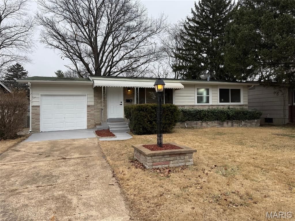 725 Hazelvalley Drive, Hazelwood, MO 63042