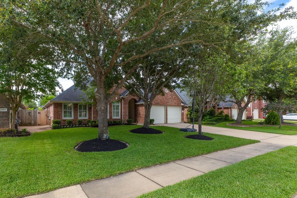 28023 Rusty Hawthorne Drive, Katy, TX 77494