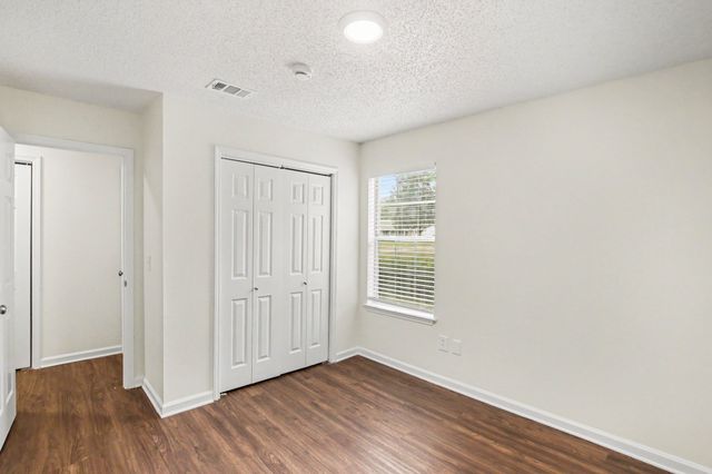 203 Blue Lake Ln, La Vergne, TN 37086
