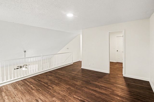 203 Blue Lake Ln, La Vergne, TN 37086