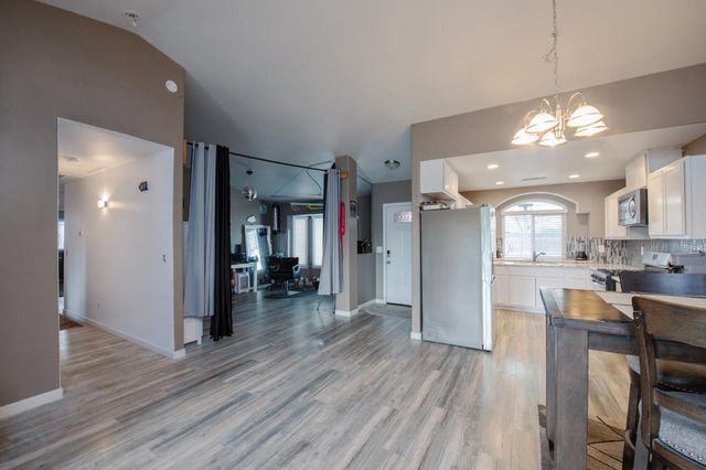 338 N Filbert Avenue, Clovis, CA 93611