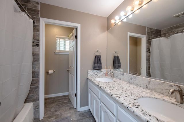 338 N Filbert Avenue, Clovis, CA 93611