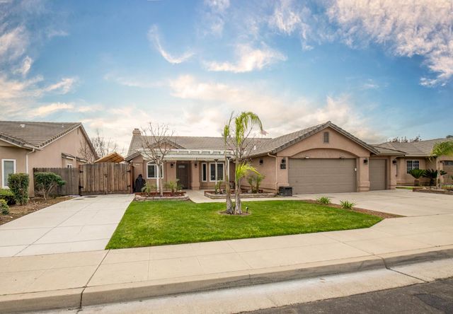 338 N Filbert Avenue, Clovis, CA 93611