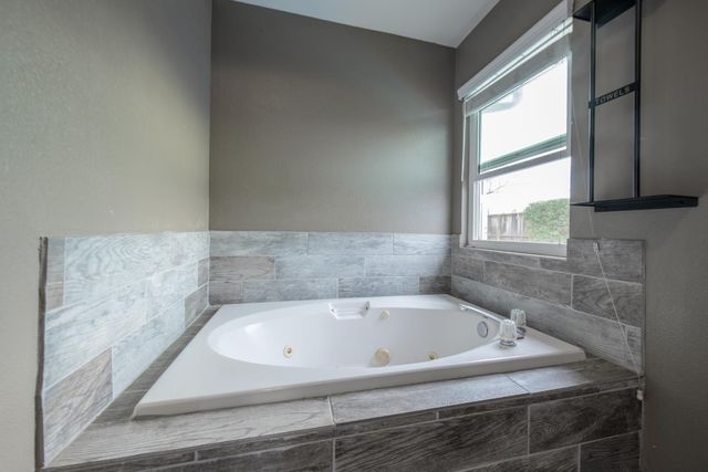 338 N Filbert Avenue, Clovis, CA 93611