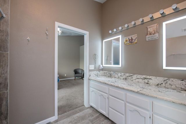 338 N Filbert Avenue, Clovis, CA 93611