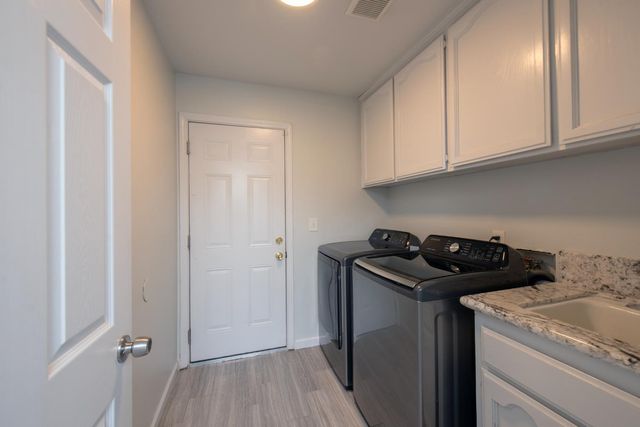 338 N Filbert Avenue, Clovis, CA 93611