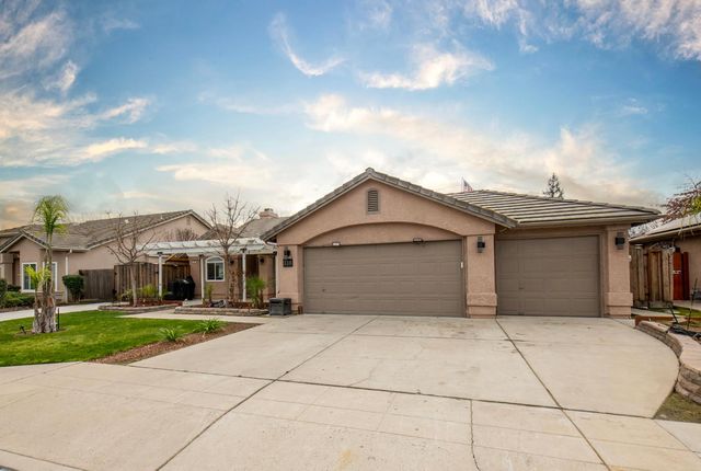 338 N Filbert Avenue, Clovis, CA 93611