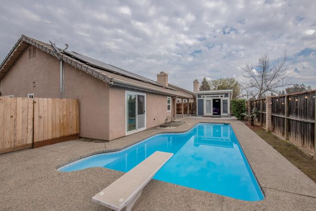 338 N Filbert Avenue, Clovis, CA 93611