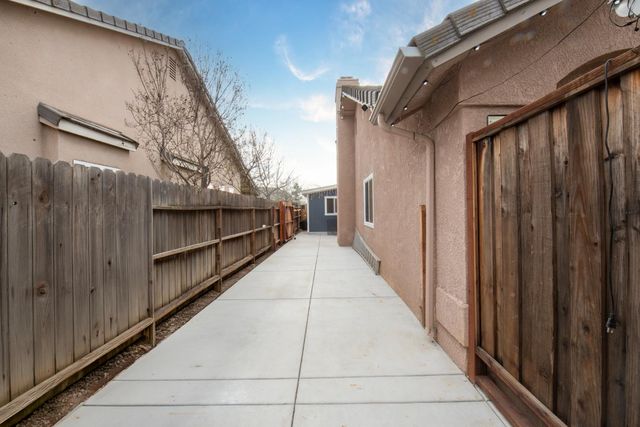 338 N Filbert Avenue, Clovis, CA 93611