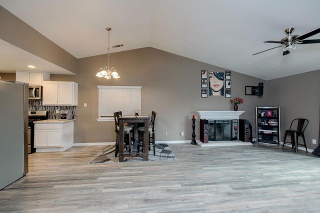 338 N Filbert Avenue, Clovis, CA 93611