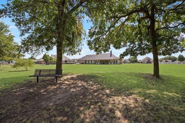 577 Hidden Lakes Boulevard, Gunter, TX 75058