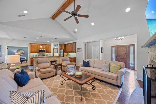 577 Hidden Lakes Boulevard, Gunter, TX 75058