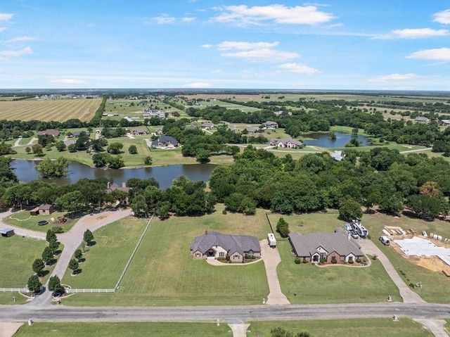 577 Hidden Lakes Boulevard, Gunter, TX 75058