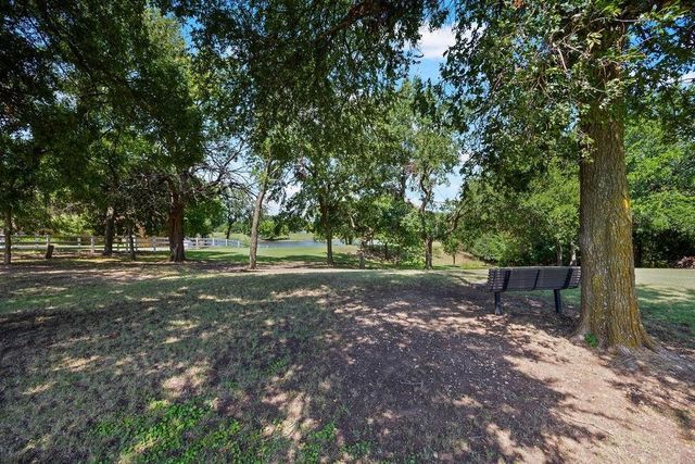 577 Hidden Lakes Boulevard, Gunter, TX 75058