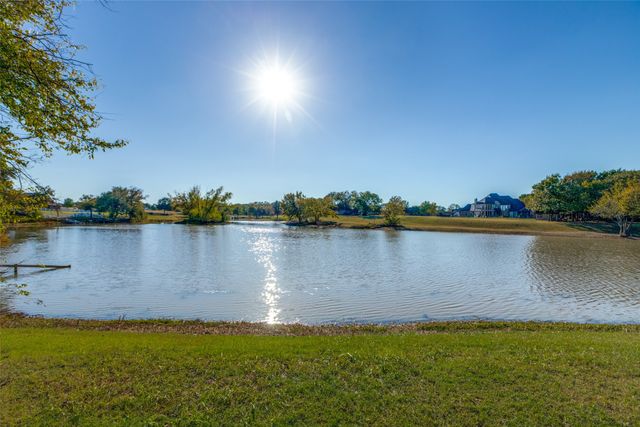577 Hidden Lakes Boulevard, Gunter, TX 75058