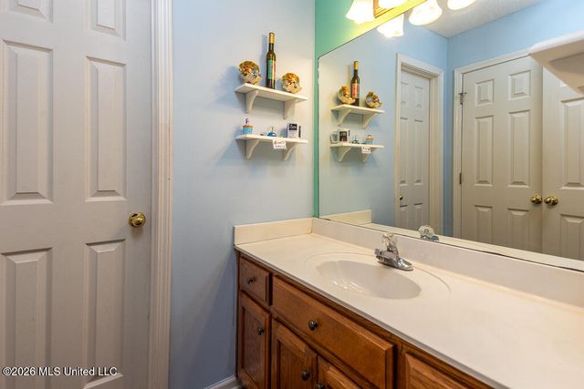 2382 Oak Creek Drive, Hernando, MS 38632