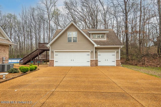 2382 Oak Creek Drive, Hernando, MS 38632