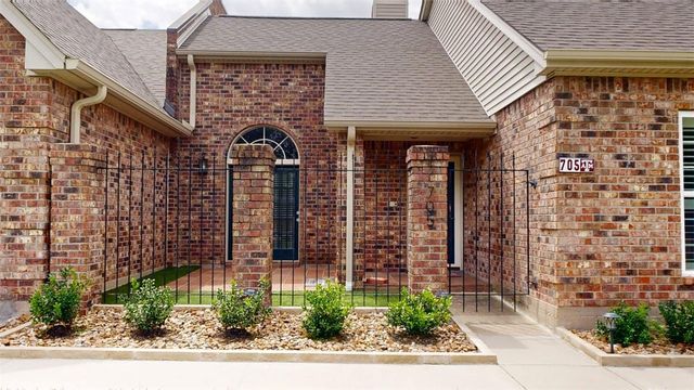 705 Walker Street, Bryan, TX 77802