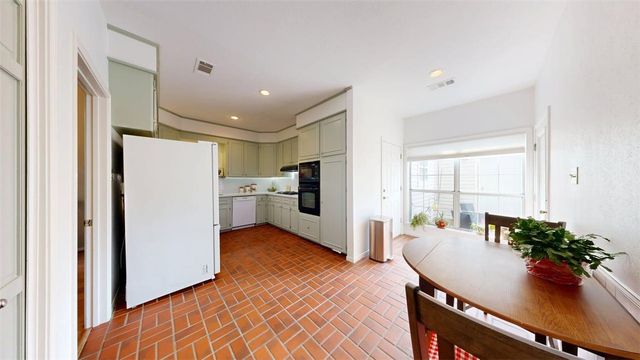 705 Walker Street, Bryan, TX 77802
