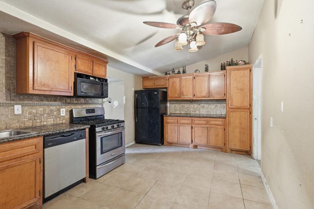 2533 Wall Street, Houston, TX 77088
