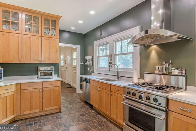 3327 College Street, College Park, GA 30337